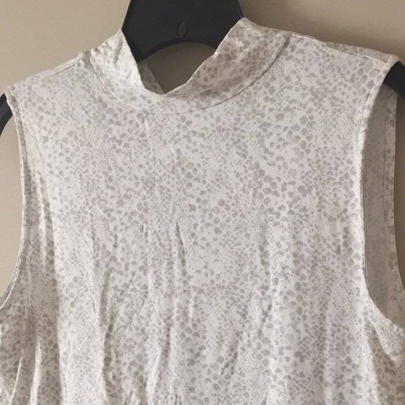 Joe Fresh Summer halter top - Picture 3 of 5